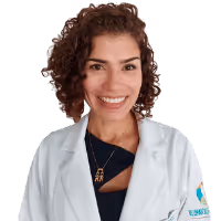 Foto da Dra. Gleice Clemente, médica especialista em reumatologia infantil e pediátrica